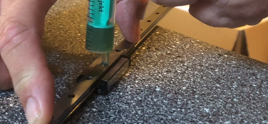 直線導軌滑塊的存放與潤滑常識